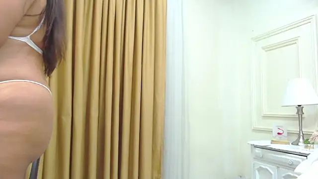 Snapshot of MiaCallie chatting on January 28, 10:34 pm MiaCallie online show from January 28, 10:34 pm