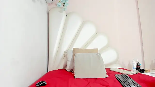 Lorena Hawkins online show from January 30, 1:21 pm