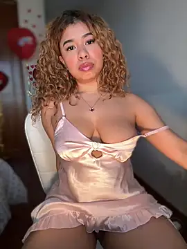 LEONCITA  online show from February 17, 11:02 am