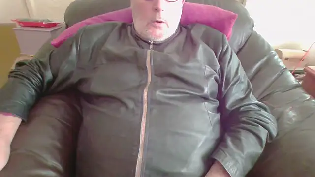 Snapshot of Leatherman63 chatting on September 13, 7:30 am Leatherman63 online show from September 13, 7:30 am