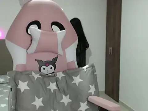 Snapshot of Caribbean_beauty_ chatting on February 24, 1:35 am Caribbean beauty online show from February 24, 1:35 am