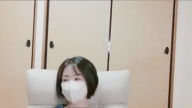 Snapshot of xxArisaxx chatting on February 25, 1:10 pm xxArisaxx online show from February 25, 1:10 pm