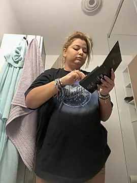 AllysonK online show from February 22, 10:51 am