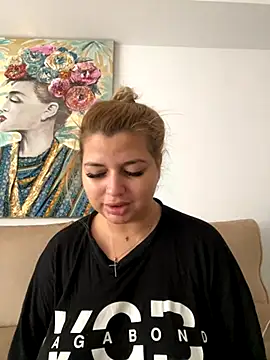 AllysonK online show from September 29, 11:15 am