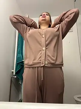 AllysonK online show from December 22, 12:02 pm