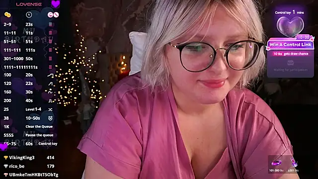 Snapshot of CoolTatis chatting on January 6, 5:49 pm CoolTatis online show from January 6, 5:49 pm