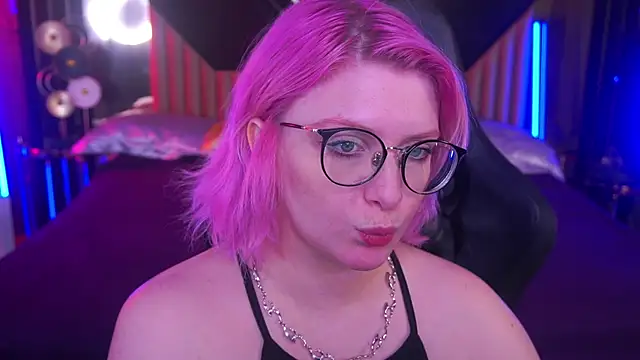 Snapshot of CoolTatis chatting on September 15, 11:21 am CoolTatis online show from September 15, 11:21 am