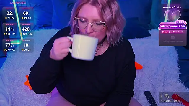 CoolTatis online show from April 13, 6:24 pm