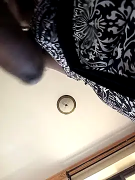 Snapshot of zainabsmile chatting on September 22, 9:11 am zainabsmile online show from September 22, 9:11 am