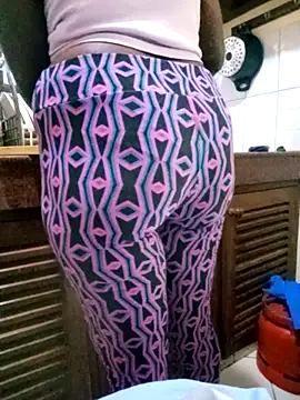 Snapshot of zainabsmile chatting on October 11, 3:21 pm zainabsmile online show from October 11, 3:21 pm