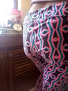 Snapshot of zainabsmile chatting on October 25, 9:39 am zainabsmile online show from October 25, 9:39 am