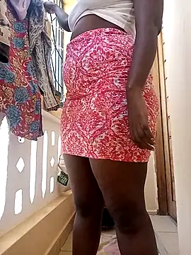 Snapshot of zainabsmile chatting on December 4, 9:40 am zainabsmile online show from December 4, 9:40 am