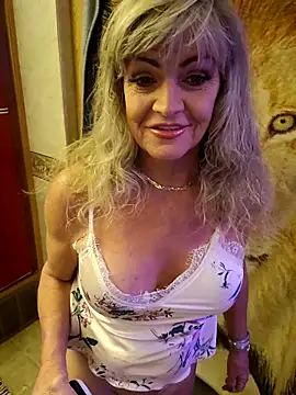 Snapshot of annika_lately chatting on October 11, 3:28 am annika lately online show from October 11, 3:28 am