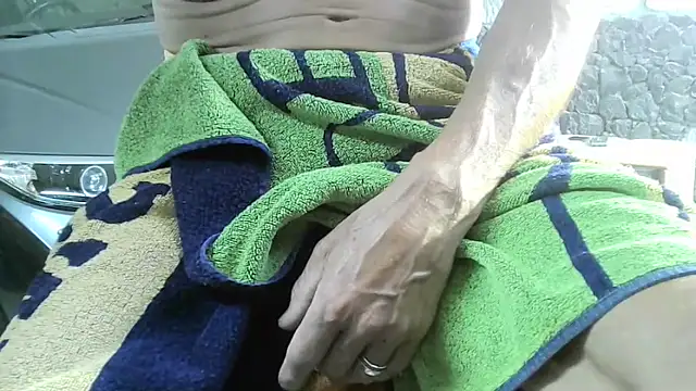 ewuich1 online show from April 16, 3:35 pm