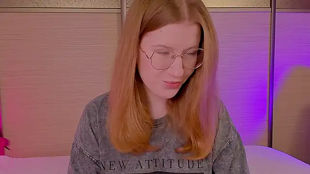 Snapshot of Tori_the_witch chatting on February 1, 6:00 am Tori the witch online show from February 1, 6:00 am