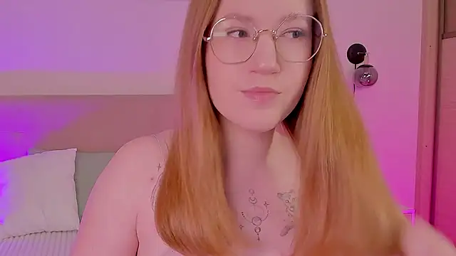 Snapshot of Tori_the_witch chatting on February 17, 7:04 am Tori the witch online show from February 17, 7:04 am