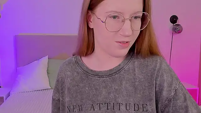 Snapshot of Tori_the_witch chatting on February 22, 5:55 am Tori the witch online show from February 22, 5:55 am