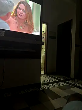 isaackaua online show from October 10, 4:44 am