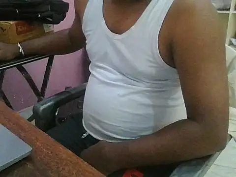 Snapshot of ITGuyhyd chatting on December 2, 8:19 am ITGuyhyd online show from December 2, 8:19 am