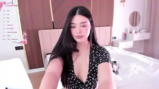 tenderlybaee online show from December 7, 8:22 am