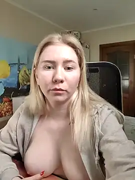 Snapshot of D0nna_ chatting on March 4, 6:58 am D0nna online show from March 4, 6:58 am
