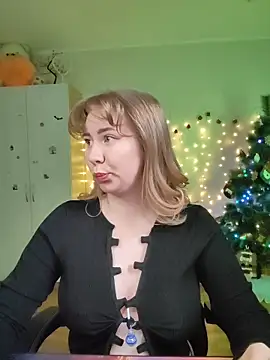 D0nna  online show from January 7, 9:50 pm