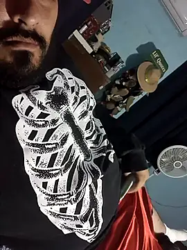 Snapshot of GILBERTHOR92 chatting on December 18, 8:53 am GILBERTHOR92 online show from December 18, 8:53 am