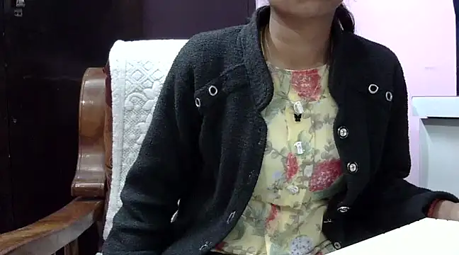 momo lov online show from December 13, 5:38 am