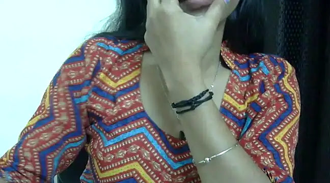 momo lov online show from March 6, 9:03 am