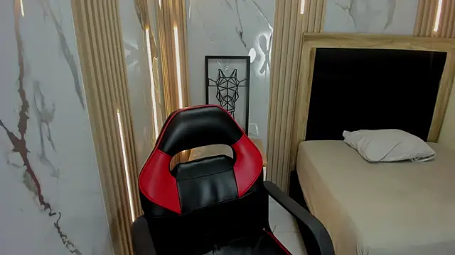 Snapshot of delilaquinn chatting on December 3, 12:25 pm delilaquinn online show from December 3, 12:25 pm