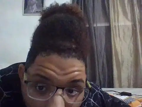 Snapshot of Dj-yefri-pauta chatting on December 4, 4:27 pm Dj-yefri-pauta online show from December 4, 4:27 pm