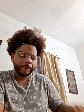 Snapshot of Dj-yefri-pauta chatting on December 20, 1:45 am Dj-yefri-pauta online show from December 20, 1:45 am