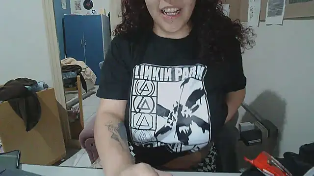 Snapshot of bbyedarling chatting on October 14, 3:07 am bbyedarling online show from October 14, 3:07 am