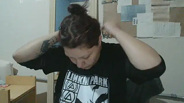 Snapshot of bbyedarling chatting on October 15, 12:22 am bbyedarling online show from October 15, 12:22 am