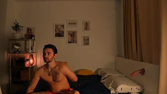 Snapshot of _Lora_Palmer chatting on December 13, 10:41 am Lora Palmer online show from December 13, 10:41 am