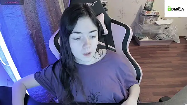 Snapshot of Crazy_forest_fairy chatting on December 2, 2:31 am Crazy forest fairy online show from December 2, 2:31 am