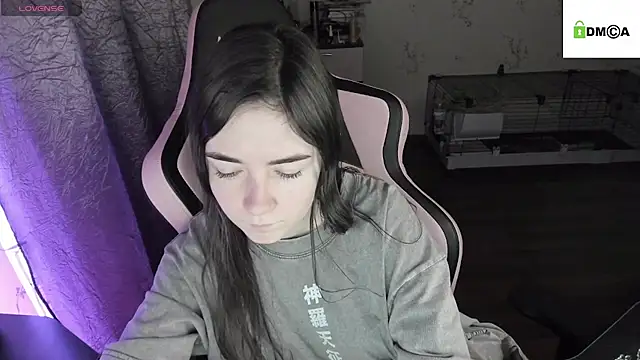 Snapshot of Crazy_forest_fairy chatting on December 15, 9:31 pm Crazy forest fairy online show from December 15, 9:31 pm