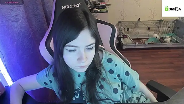 Snapshot of Crazy_forest_fairy chatting on March 2, 10:48 pm Crazy forest fairy online show from March 2, 10:48 pm