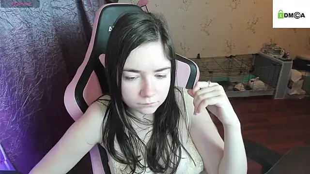 Snapshot of Crazy_forest_fairy chatting on November 9, 11:36 pm Crazy forest fairy online show from November 9, 11:36 pm