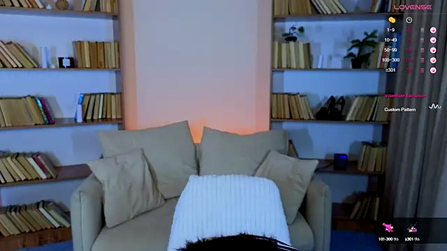 Snapshot of Hayle_Hill chatting on March 2, 2:19 am Hayle Hill online show from March 2, 2:19 am