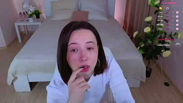 Snapshot of Hayle_Hill chatting on March 19, 12:34 pm Hayle Hill online show from March 19, 12:34 pm