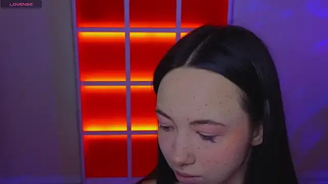 Snapshot of Hayle_Hill chatting on November 5, 2:33 am Hayle Hill online show from November 5, 2:33 am