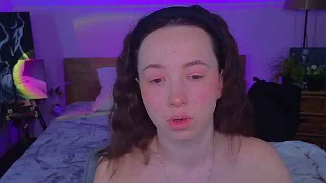 Hayle Hill online show from February 17, 11:44 pm