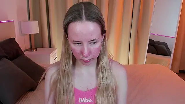 Snapshot of Cassie_Kelman chatting on February 27, 11:59 pm Cassie Kelman online show from February 27, 11:59 pm