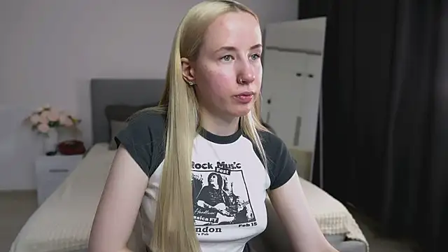 Snapshot of Cassie_Kelman chatting on November 14, 9:13 pm Cassie Kelman online show from November 14, 9:13 pm