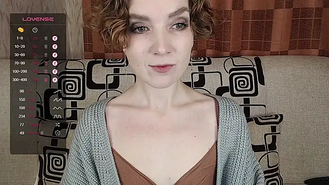 Snapshot of TinaWince chatting on November 21, 4:44 am TinaWince online show from November 21, 4:44 am