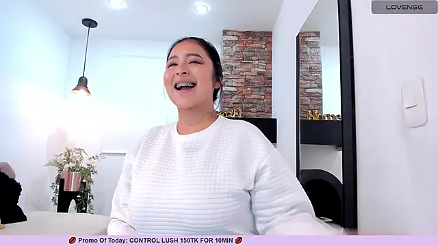 Snapshot of _alaiasmile_ chatting on March 15, 7:38 pm alaiasmile online show from March 15, 7:38 pm