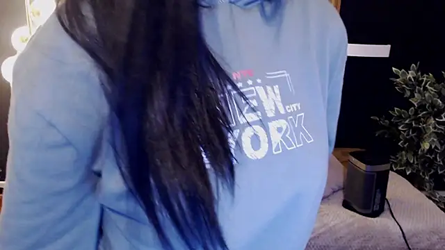 Snapshot of dafne_bss chatting on March 18, 8:36 am dafne bss online show from March 18, 8:36 am