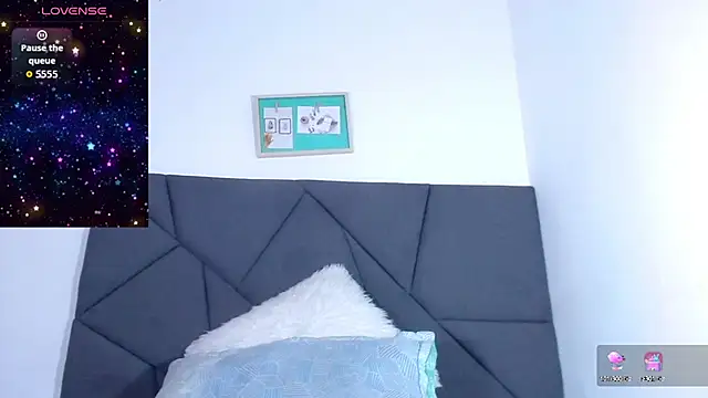 LAISYBROWNX online show from September 10, 1:44 pm