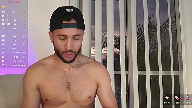 Valentinoford online show from February 12, 11:30 pm